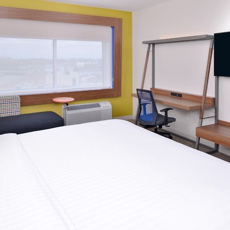 Holiday Inn Express & Suites Madison By Ihg Luaran gambar