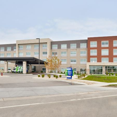 Holiday Inn Express & Suites Madison By Ihg Luaran gambar