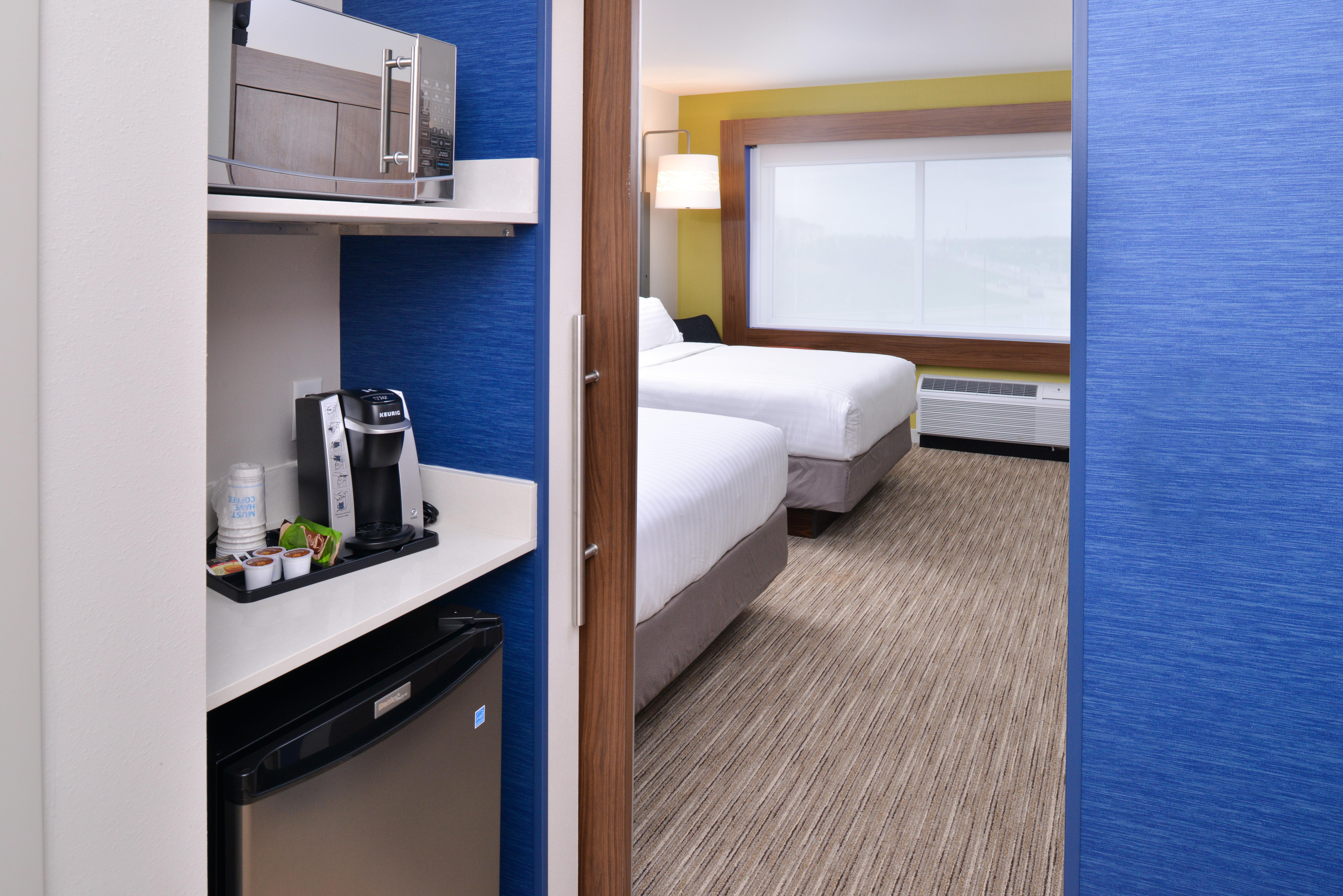 Holiday Inn Express & Suites Madison By Ihg Luaran gambar