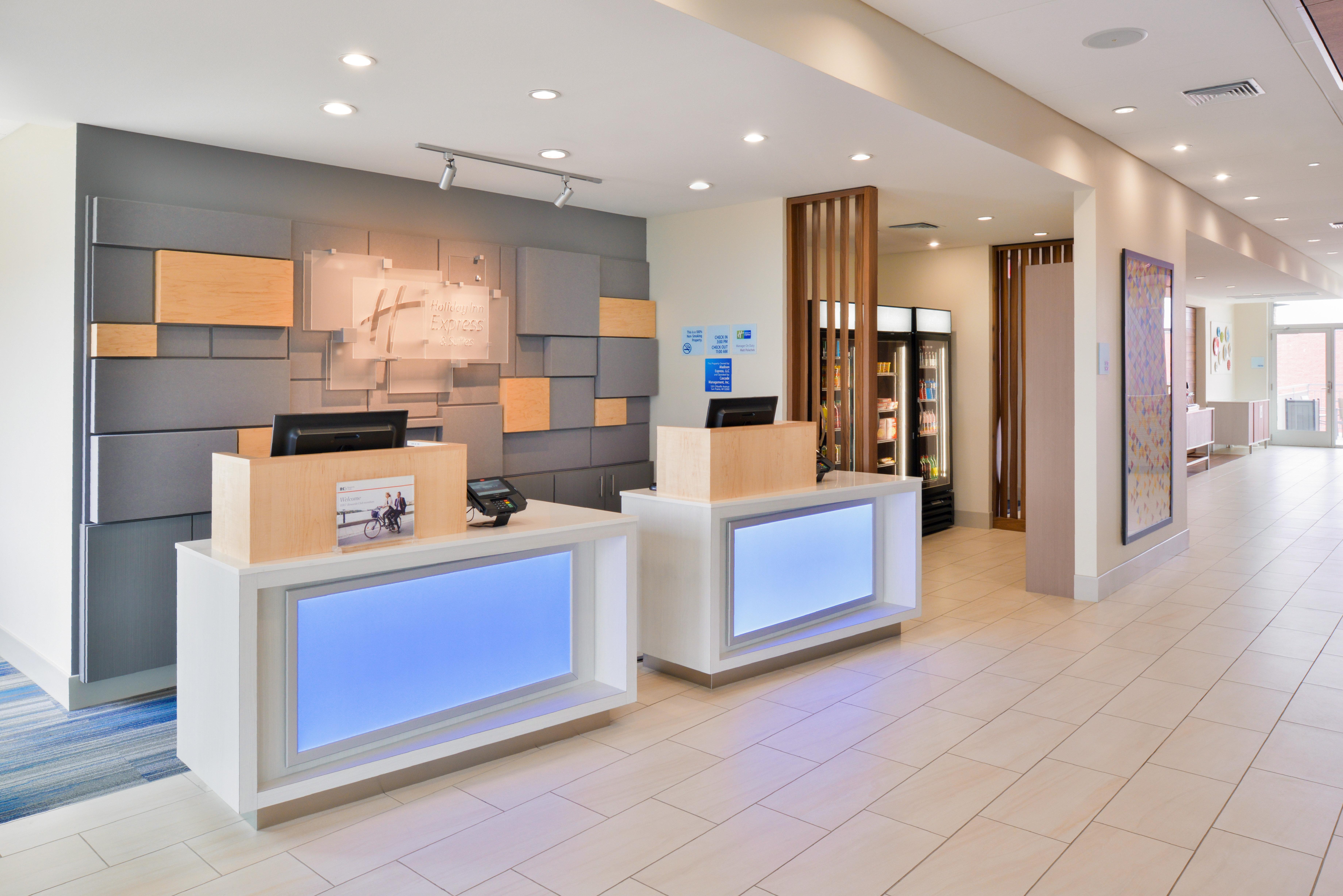 Holiday Inn Express & Suites Madison By Ihg Luaran gambar