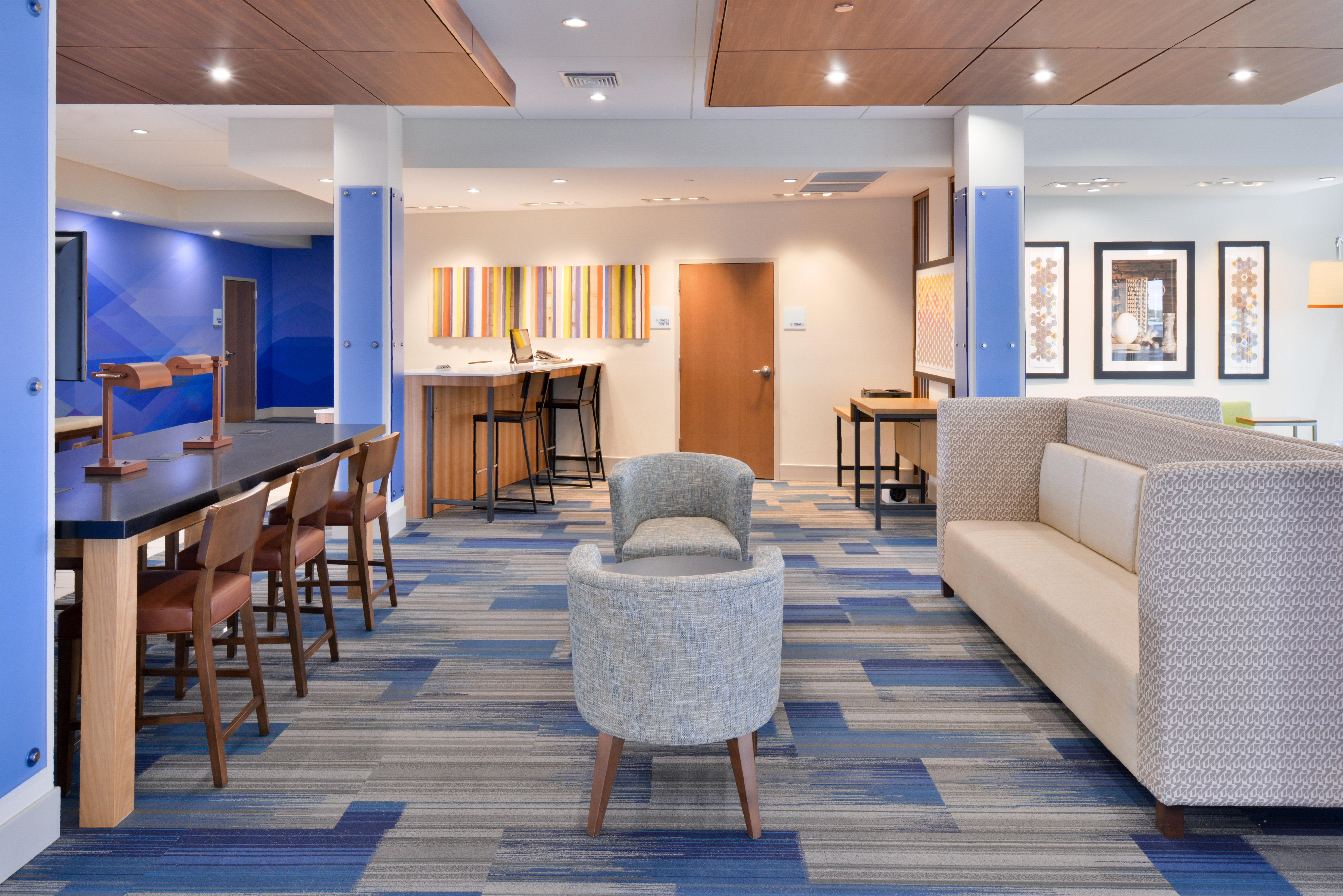 Holiday Inn Express & Suites Madison By Ihg Luaran gambar