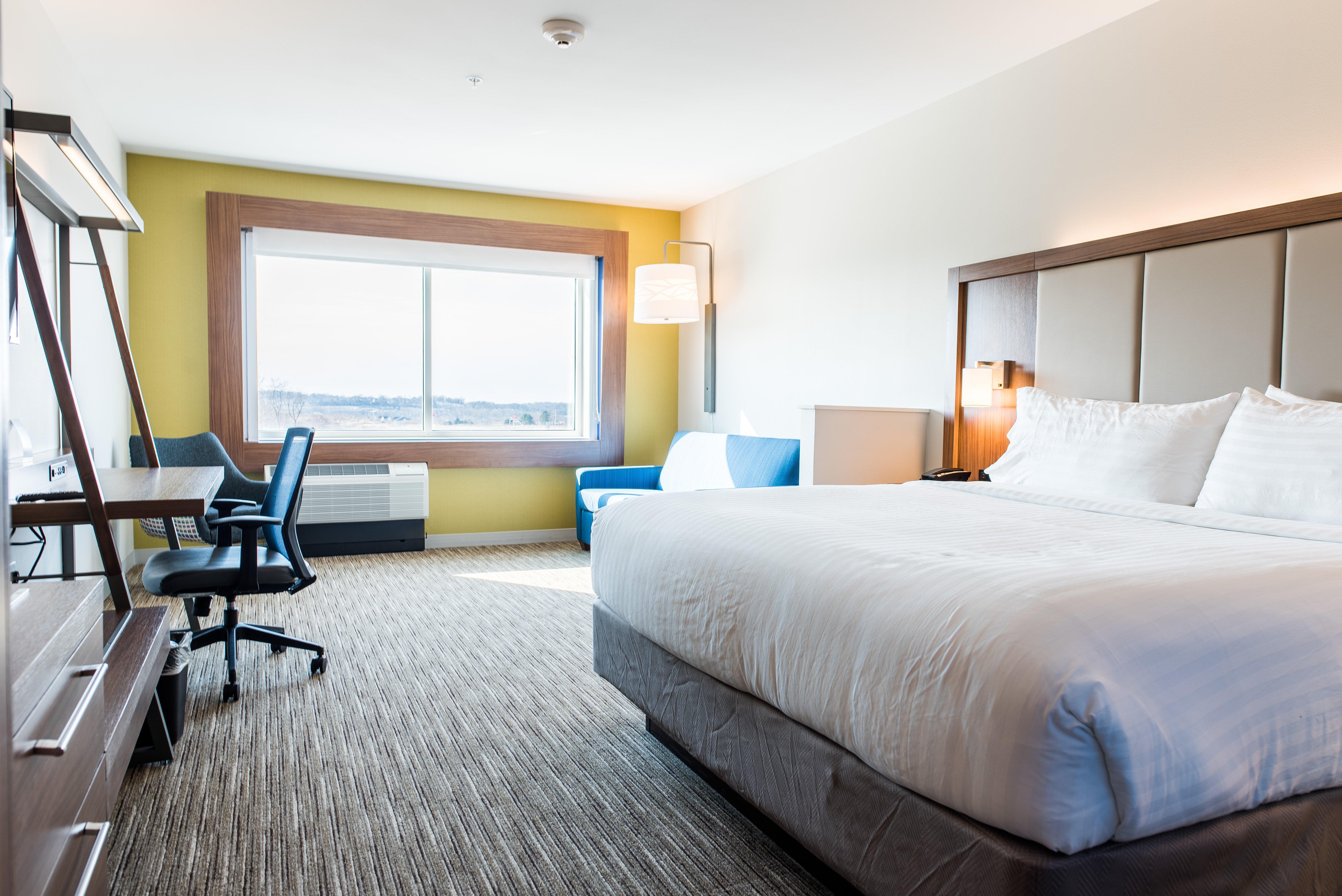 Holiday Inn Express & Suites Madison By Ihg Luaran gambar