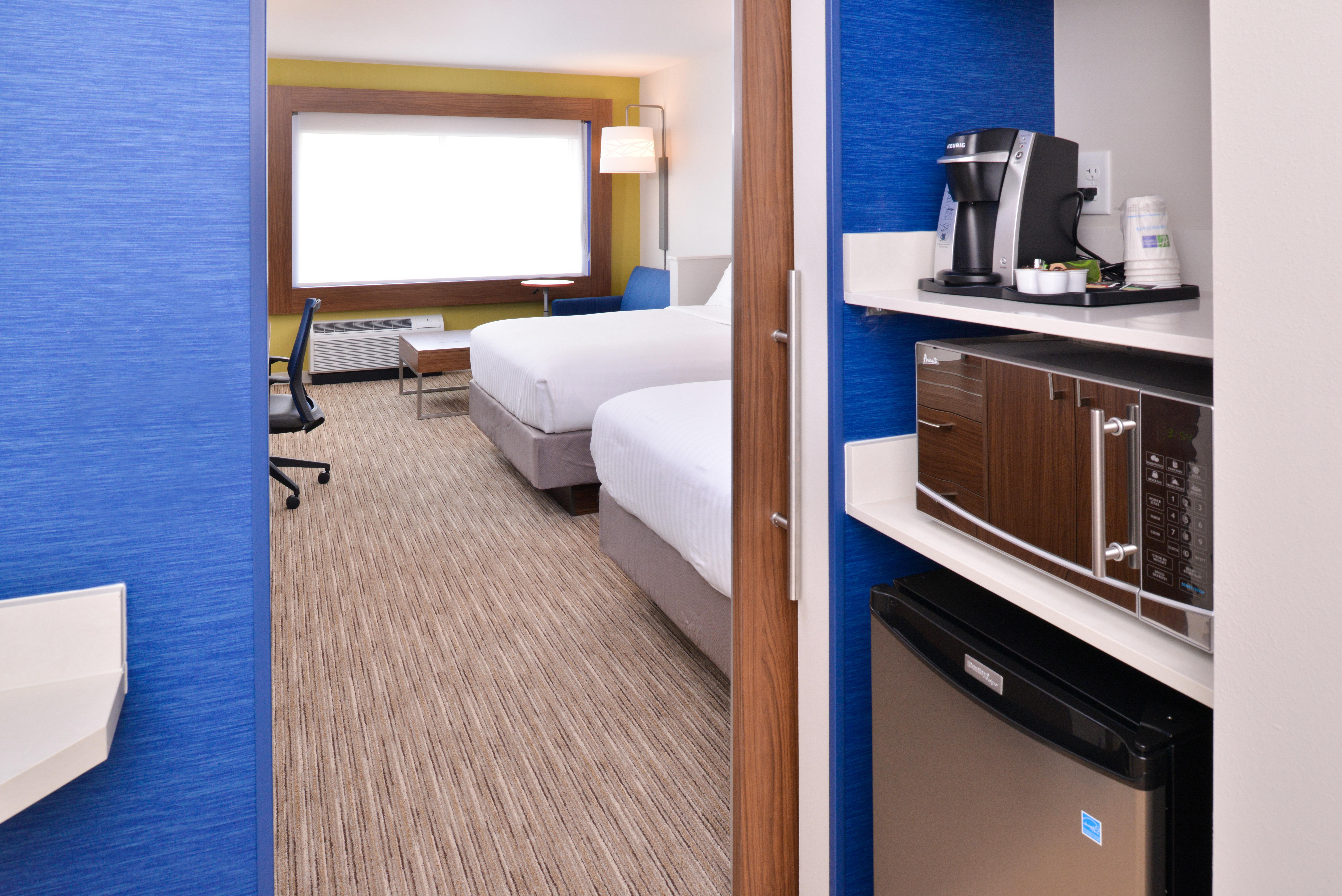 Holiday Inn Express & Suites Madison By Ihg Luaran gambar