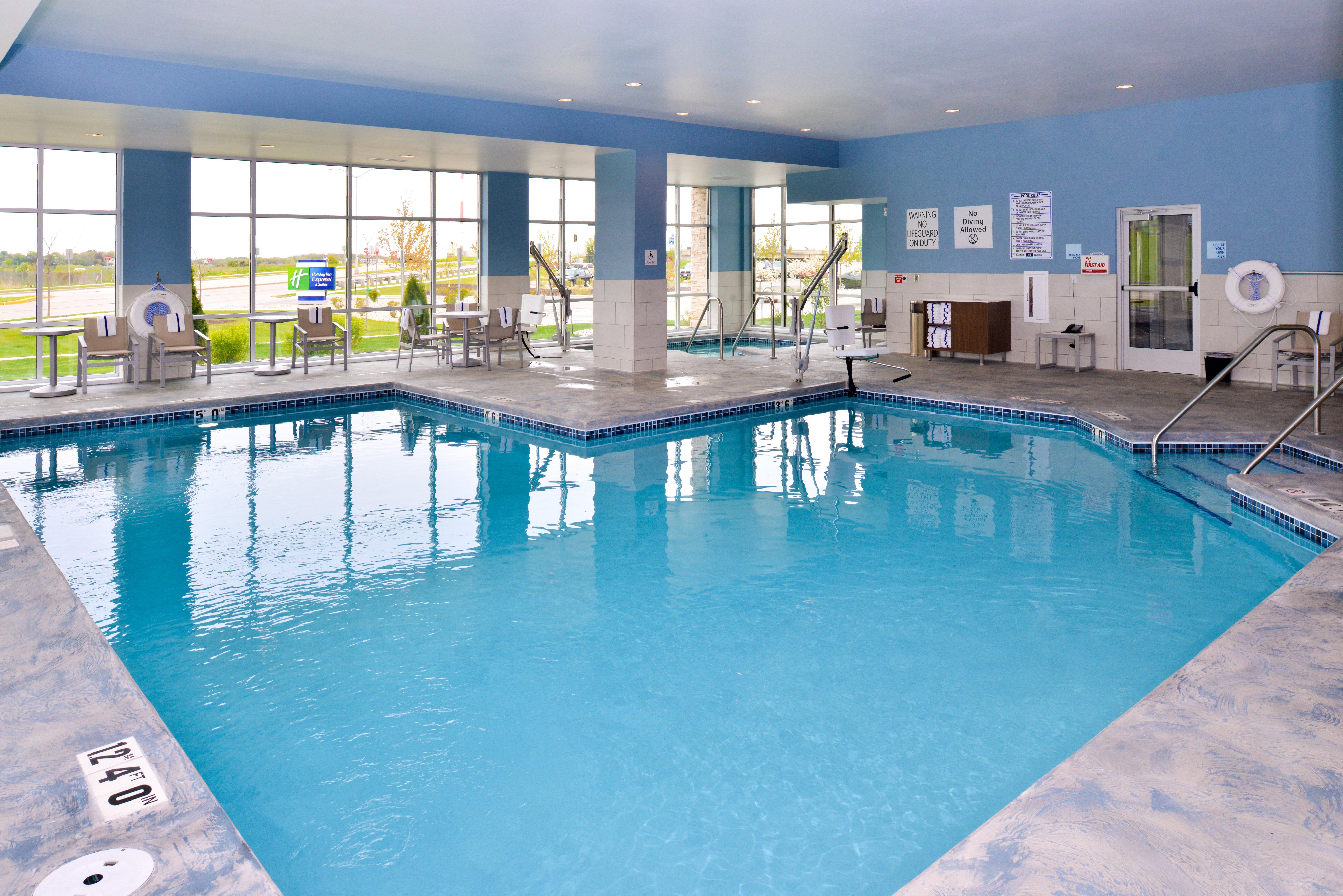Holiday Inn Express & Suites Madison By Ihg Luaran gambar