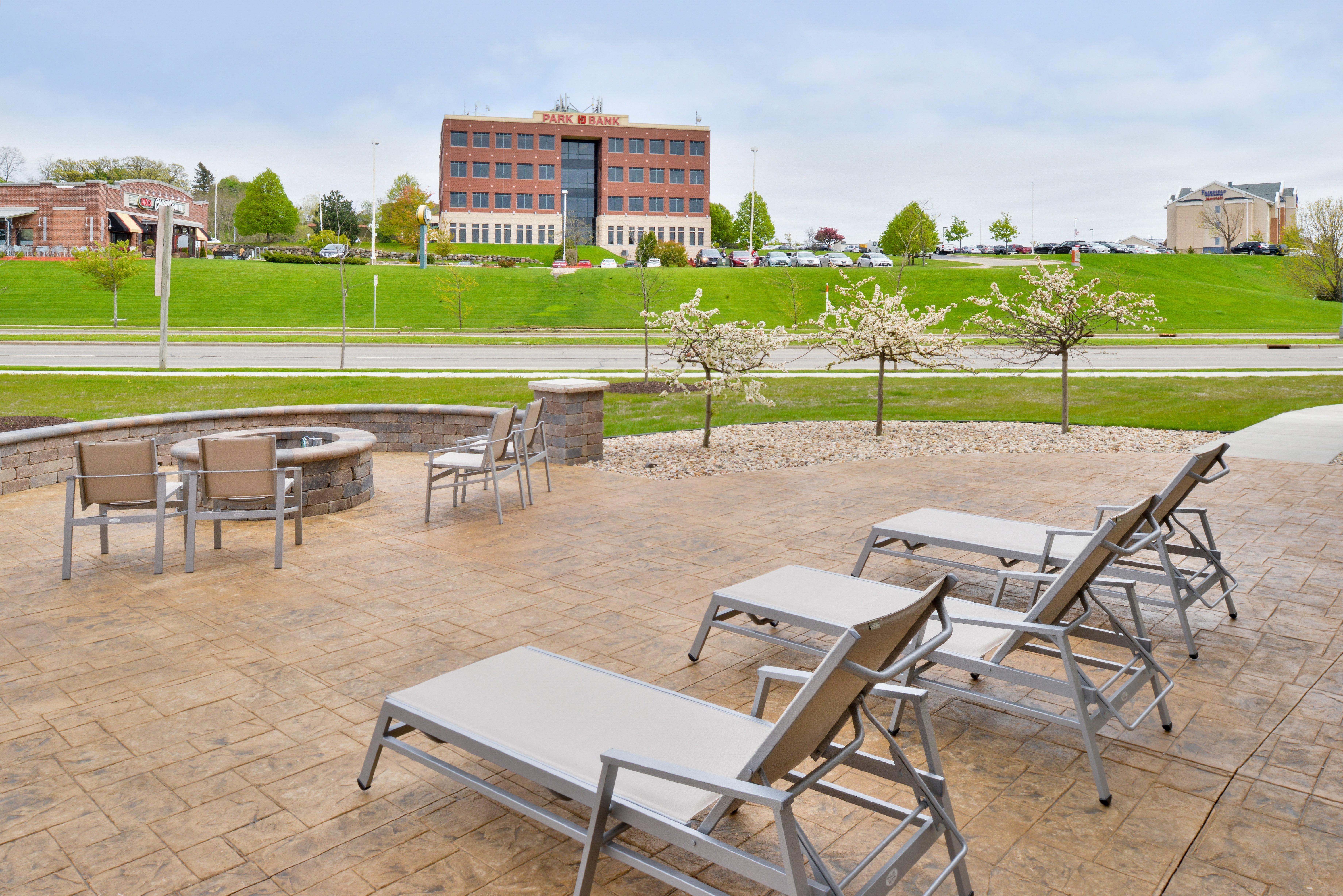Holiday Inn Express & Suites Madison By Ihg Luaran gambar
