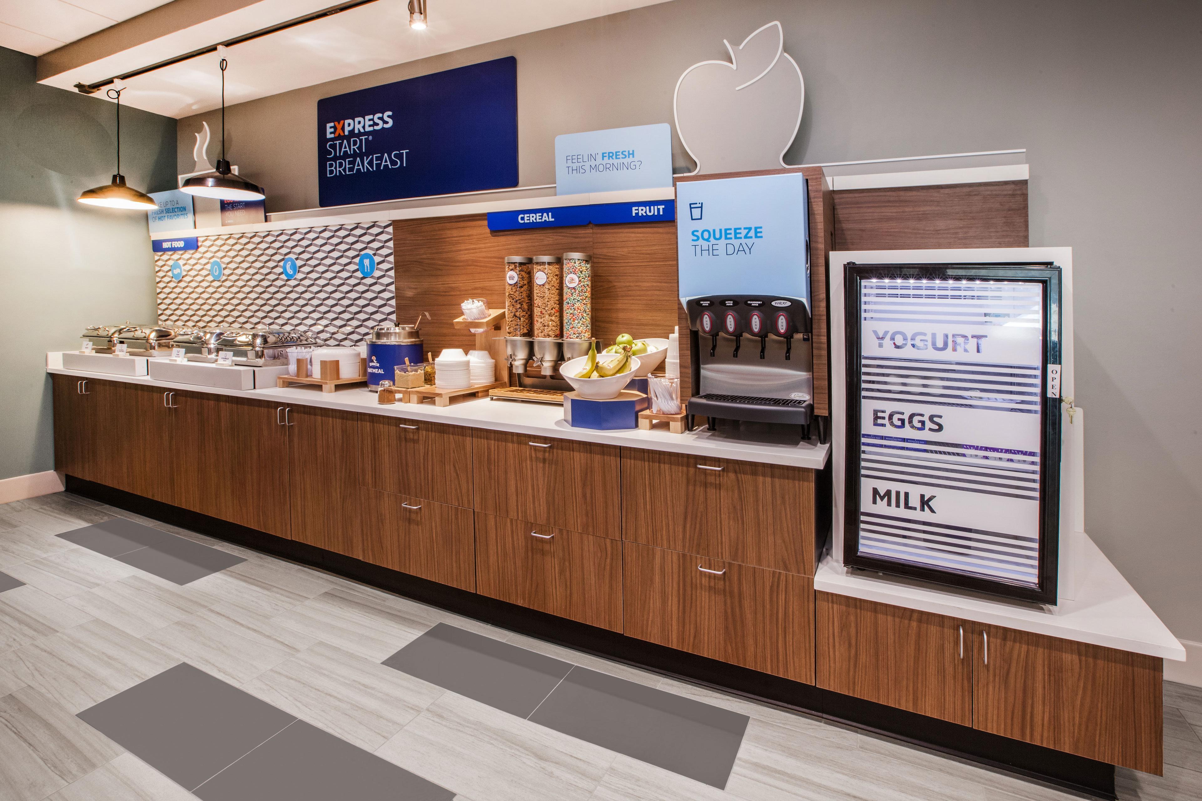 Holiday Inn Express & Suites Madison By Ihg Luaran gambar