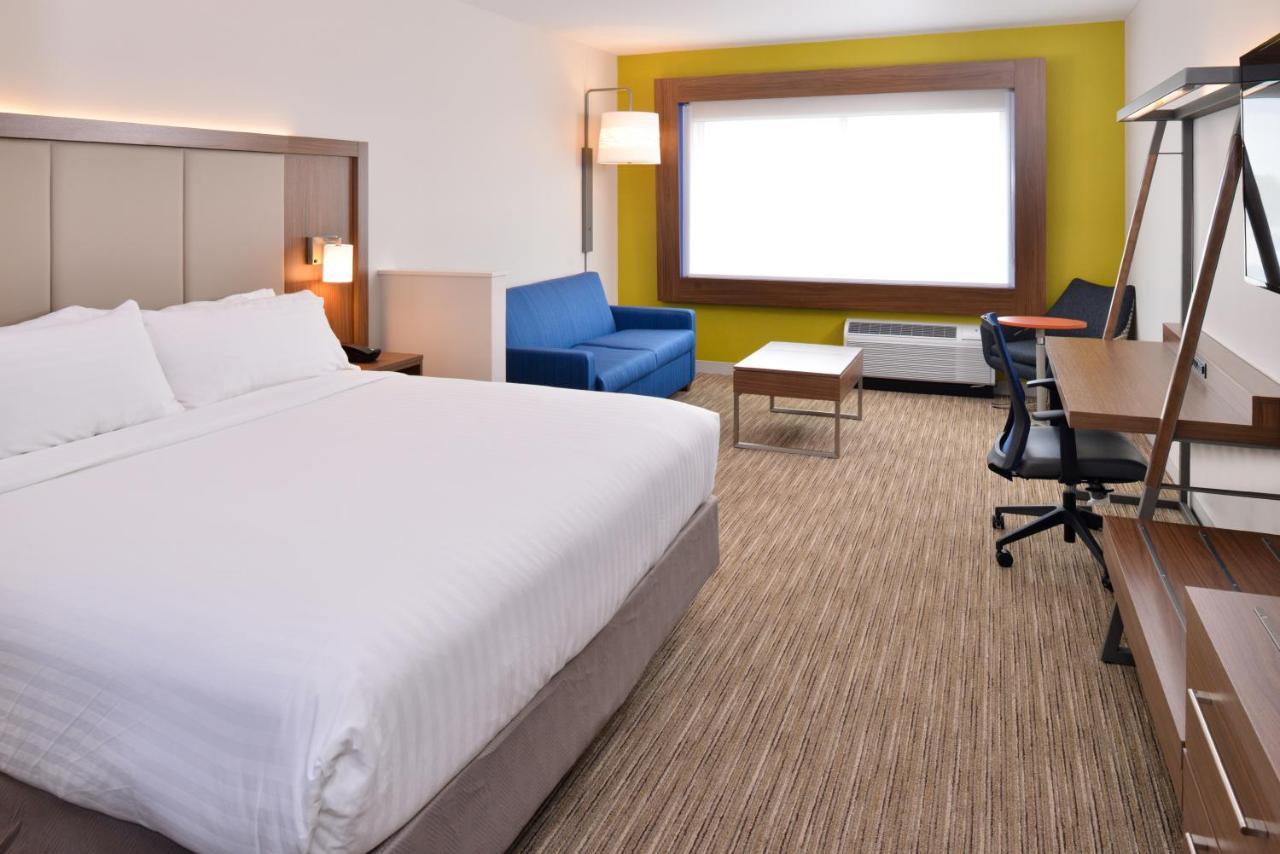 Holiday Inn Express & Suites Madison By Ihg Luaran gambar